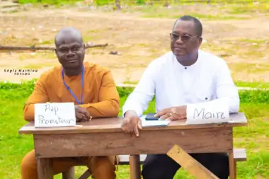 Fig: Showing the Mayor of Dassa on the right alongside a representative